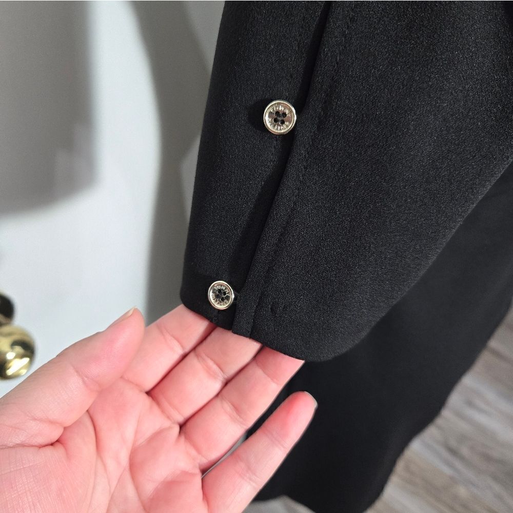 Tommy Hilfiger black sheath dress sz 2 gold button Sleeve Detail - Picture 10 of 10